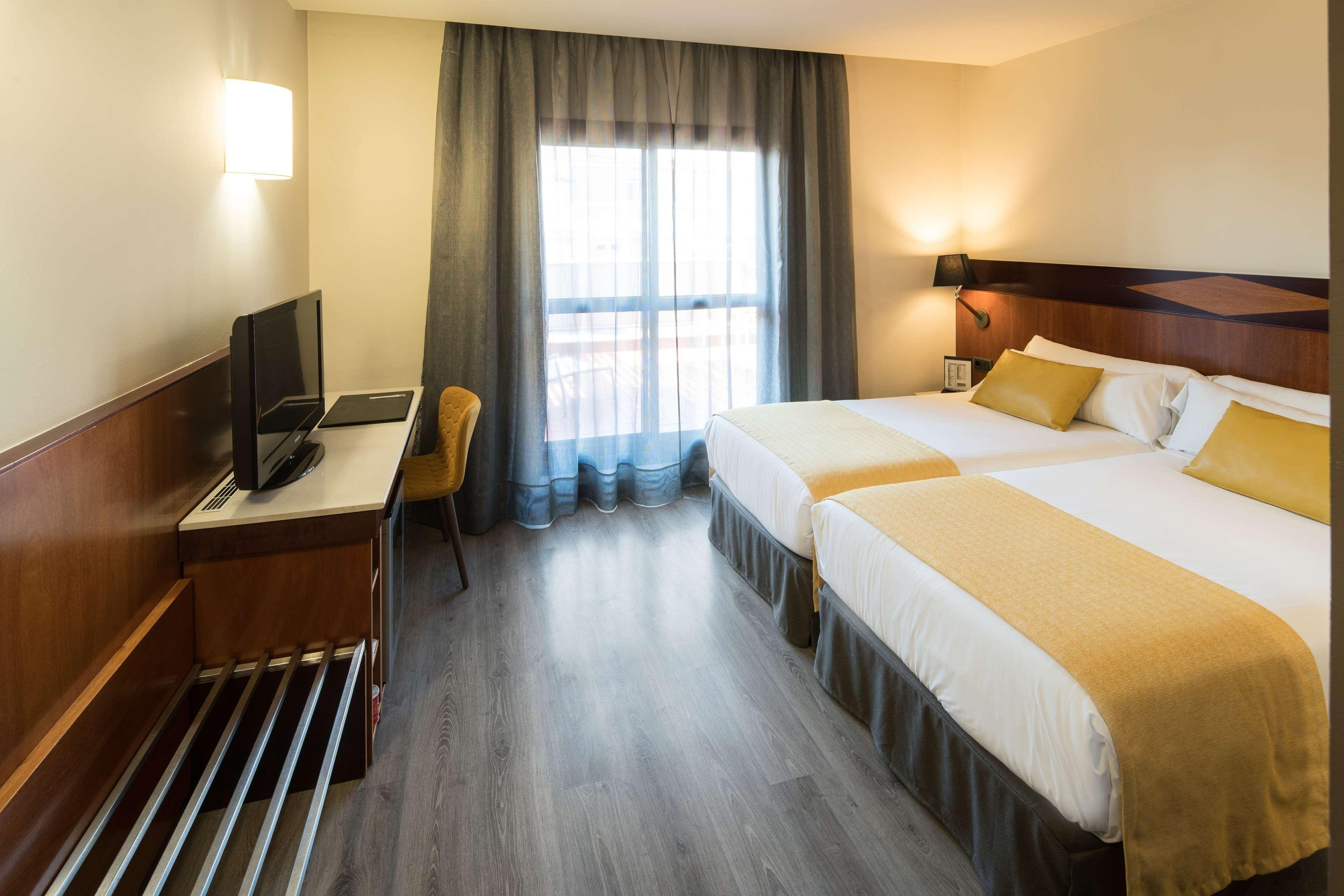 Hotel Catalonia Eixample 1864 Barcellona Esterno foto