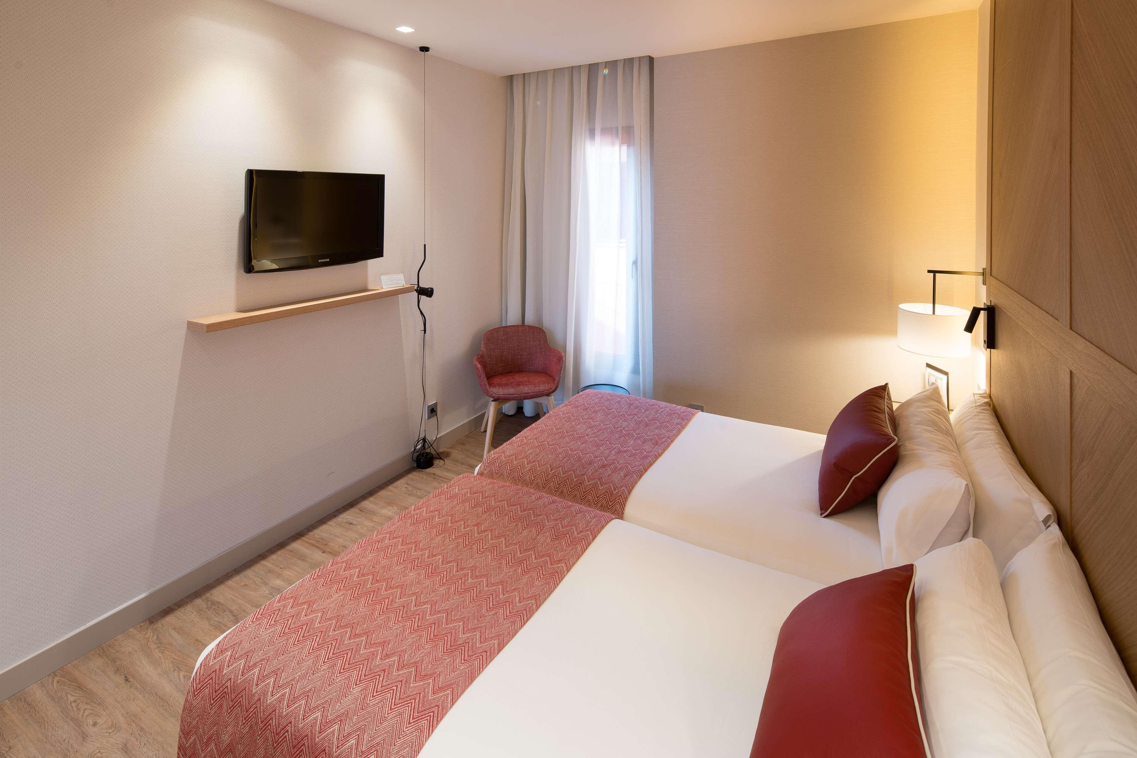 Hotel Catalonia Eixample 1864 Barcellona Esterno foto