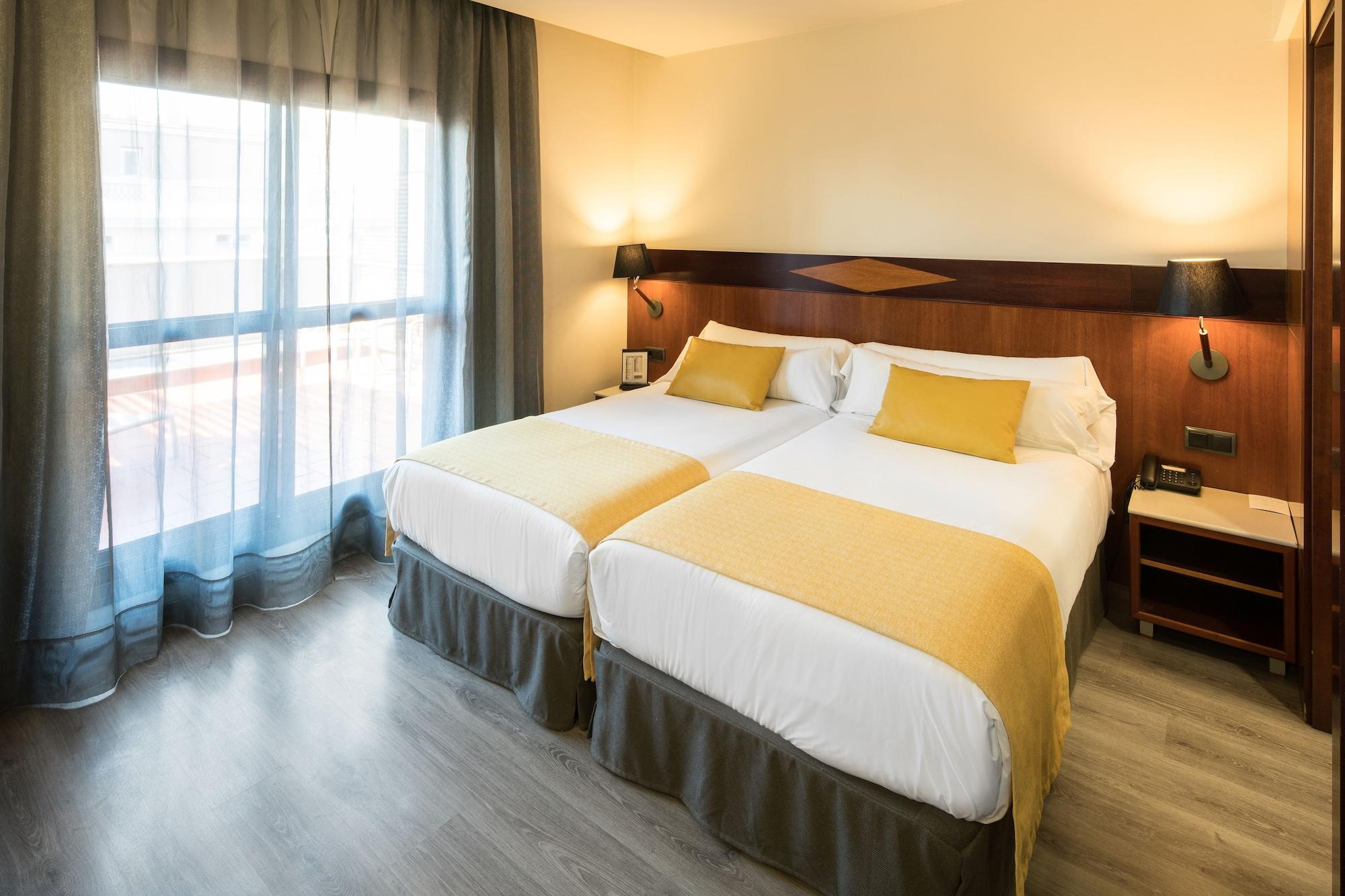 Hotel Catalonia Eixample 1864 Barcellona Esterno foto